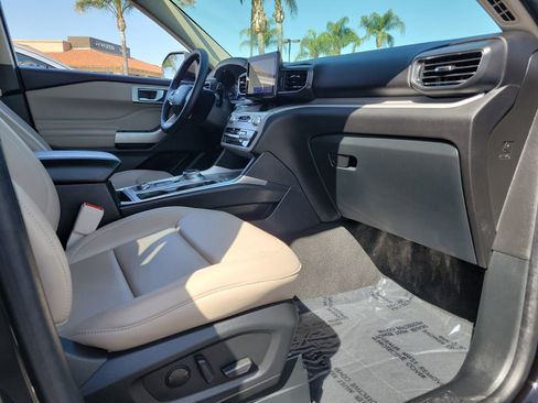 Used 2024 Ford Explorer XLT w/ Equipment Group 202A AWD/4WD image 23