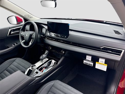 New 2026 Mitsubishi Outlander SE image 30