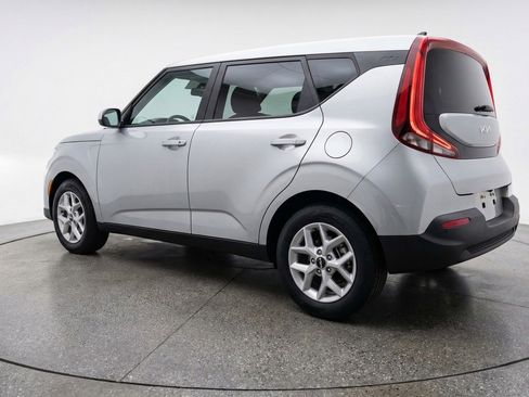 Used 2025 Kia Soul LX w/ LX Technology Package image 6