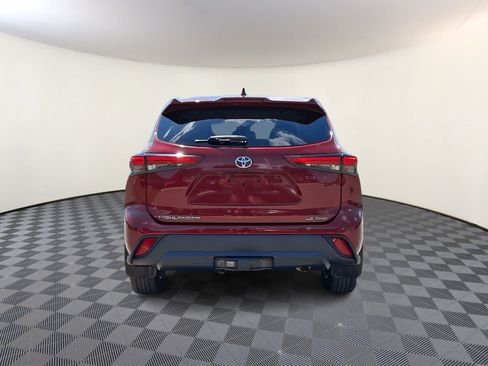 Used 2020 Toyota Highlander LE AWD/4WD image 7