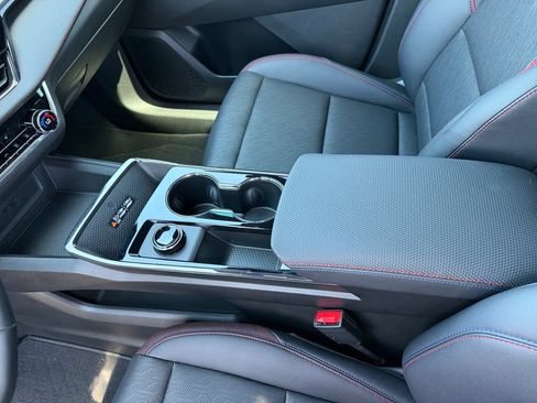 Used 2025 Chevrolet Equinox RS w/ Safety and Technology Package AWD/4WD image 19