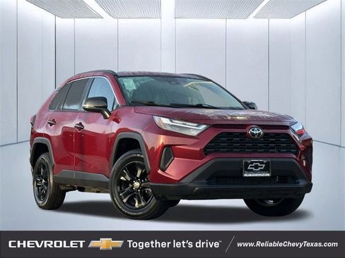Used 2023 Toyota RAV4 XLE image 1
