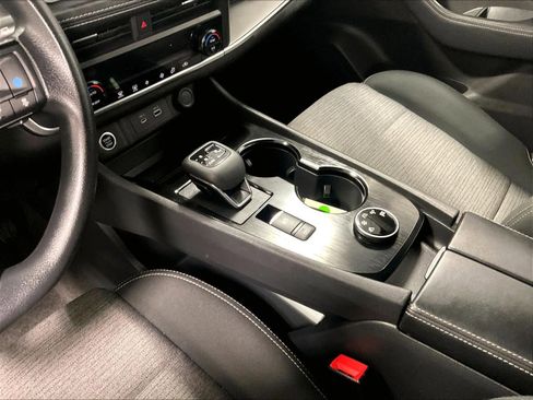 Used 2023 Nissan Rogue SV image 20