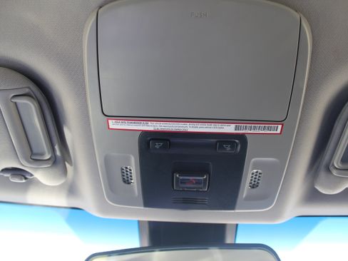 Used 2020 Toyota Camry LE image 37