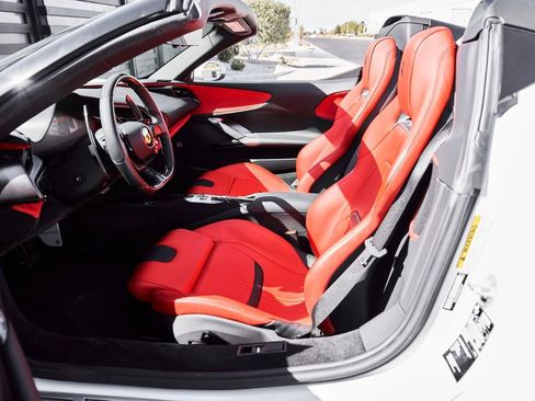 Used 2024 Ferrari SF90 Spider image 36