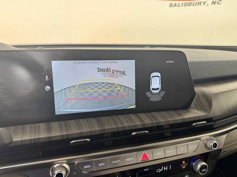 Used 2025 Kia Telluride EX w/ EX Captain's Chair Package image 20