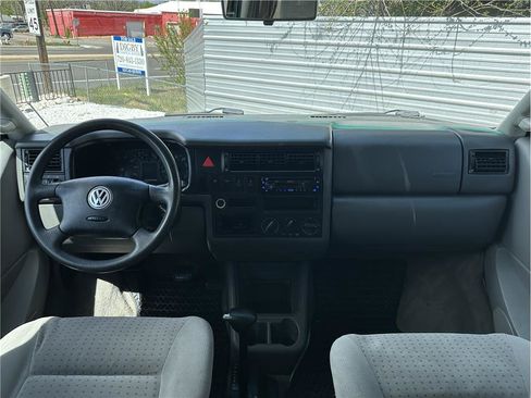 Used 2003 Volkswagen Eurovan MV FWD image 19