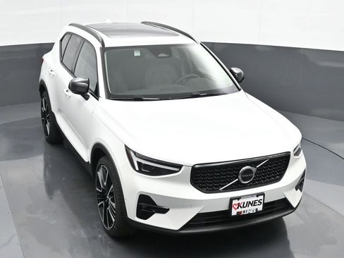 New 2025 Volvo XC40 B5 Plus w/ Climate Package AWD/4WD image 34