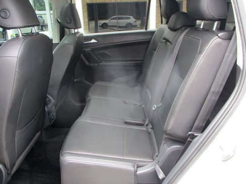 Used 2020 Volkswagen Tiguan SE w/ Panoramic Sunroof Package FWD image 14
