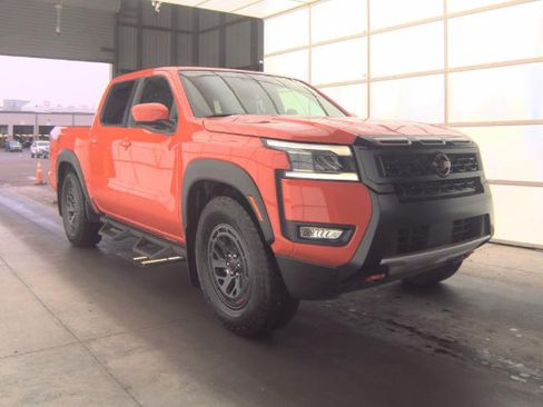 Used 2025 Nissan Frontier Pro-X RWD image 2