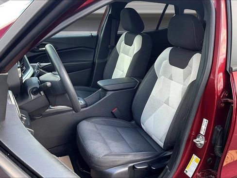 Used 2024 Chevrolet Trax LS w/ LS Convenience Package FWD image 20