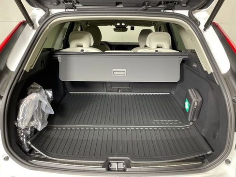 Certified 2024 Volvo XC60 T8 Plus w/ Protection Package Premier image 40