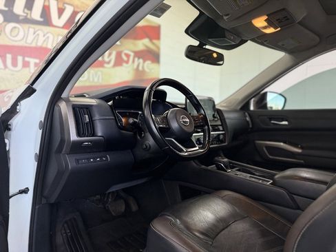 Used 2022 Nissan Pathfinder Platinum w/ Cargo Package image 34