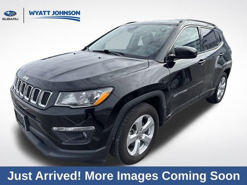 Used 2019 Jeep Compass Latitude w/ Cold Weather Group image 1