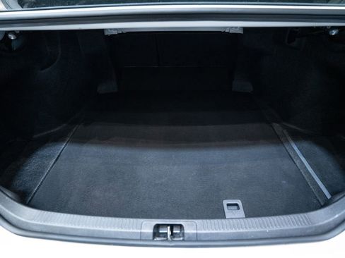 Used 2025 Toyota Camry SE w/ Convenience Package image 32