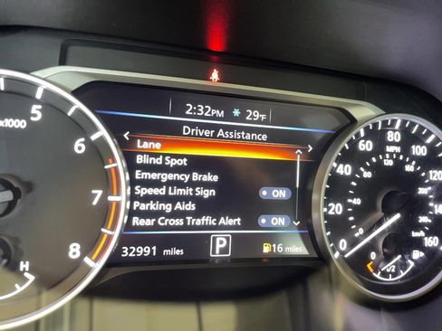 Certified 2022 Nissan Sentra SR w/ Midnight Edition image 10