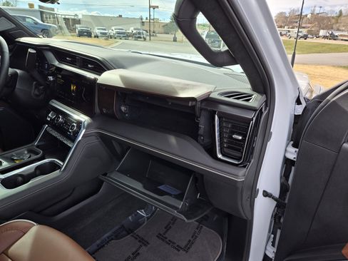 Used 2024 GMC Sierra 2500 Denali Ultimate image 27