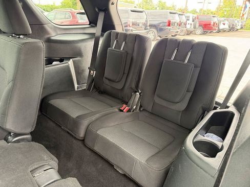 Used 2019 Ford Explorer XLT w/ Equipment Group 201A AWD/4WD image 11