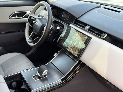 Used 2025 Land Rover Range Rover Velar Dynamic SE image 10