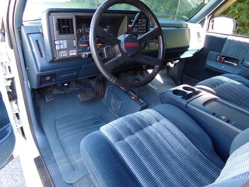 Used 1994 Chevrolet Suburban 4WD image 6