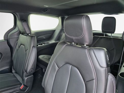 New 2026 Chrysler Pacifica Select w/ S Appearance Package image 34