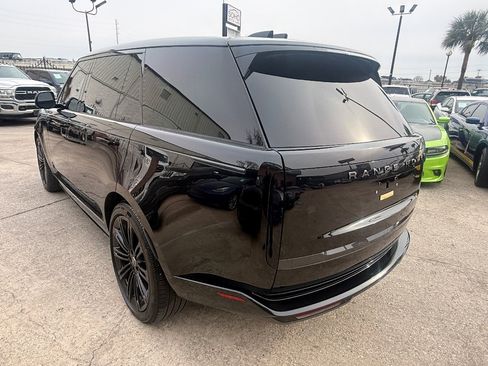 Used 2025 Land Rover Range Rover Long Wheelbase SE image 6