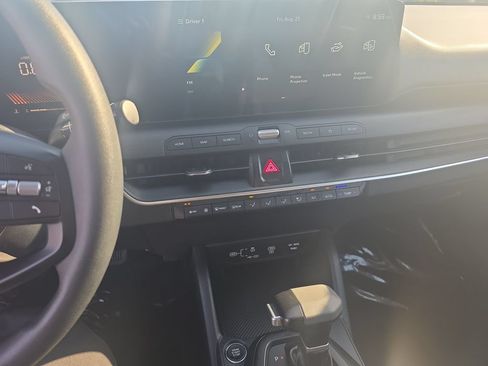 Used 2025 Kia K4 FWD image 16