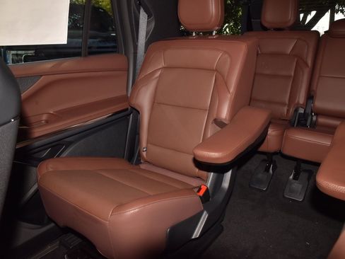 New 2025 Lincoln Navigator L Reserve image 20