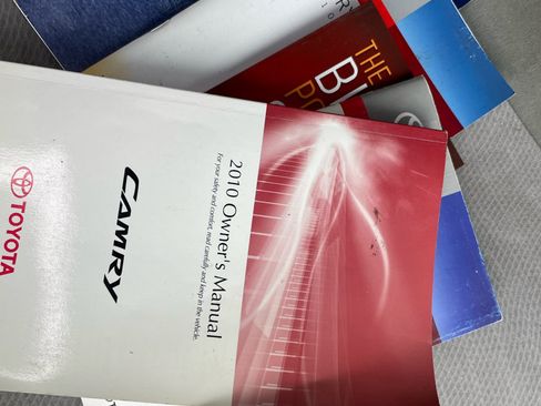 Used 2010 Toyota Camry XLE image 31