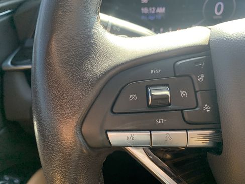 Used 2021 Cadillac Escalade ESV Premium Luxury image 19