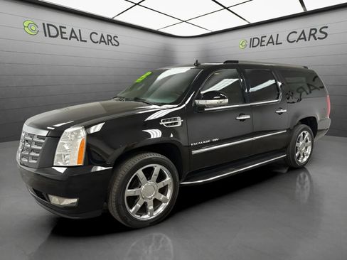 Used 2013 Cadillac Escalade ESV Luxury AWD/4WD image 1