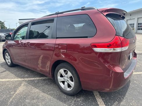 Used 2013 Toyota Sienna LE w/ Towing Pkg FWD image 4