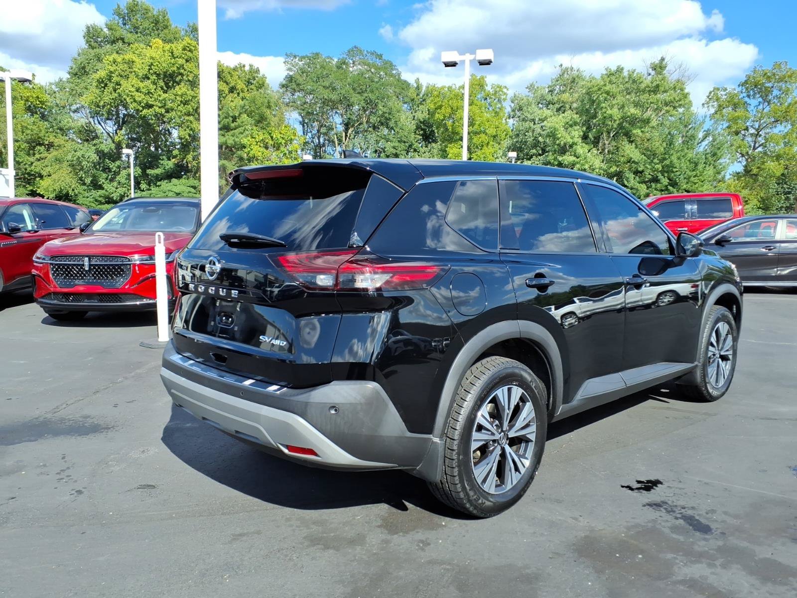 Used 2021 Nissan Rogue SV AWD/4WD image 7