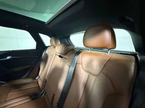 Used 2018 Audi Q5 2.0T Premium Plus w/ Premium Plus Package image 26