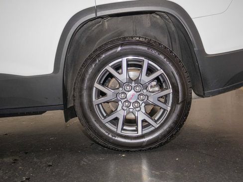 Used 2023 GMC Acadia SLT AWD/4WD image 9