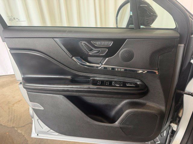 Used 2024 Lincoln Corsair AWD w/ Equipment Group 101A image 13