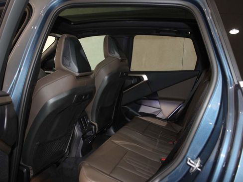 Used 2025 BMW X3 xDrive30i w/ Premium Package image 16