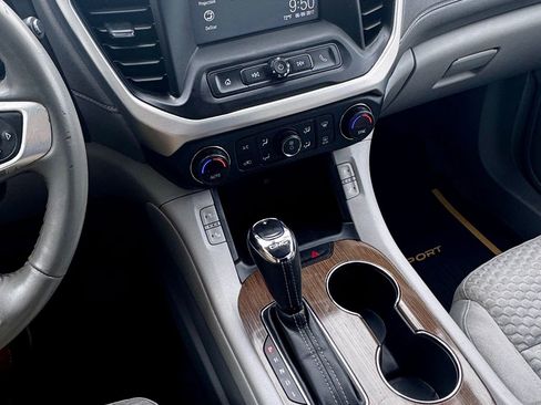 Used 2018 GMC Acadia SLE FWD image 9