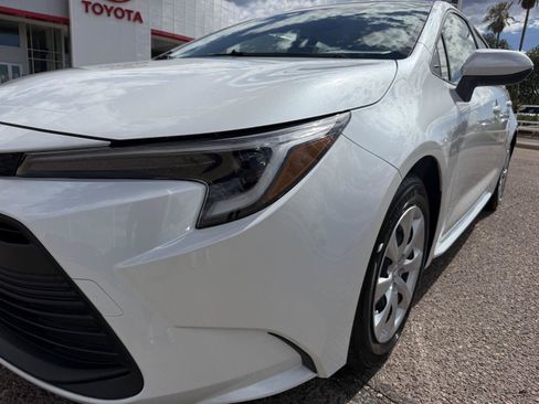 Certified 2025 Toyota Corolla LE FWD image 10