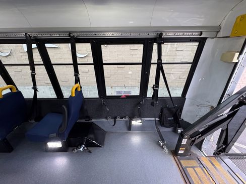 Used 2014 Chevrolet Express 3500 image 24