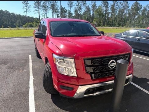 Used 2022 Nissan Titan SV RWD image 3