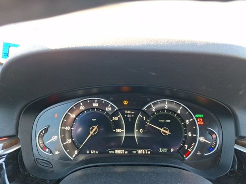 Used 2019 BMW 540i w/ M Sport Package image 19