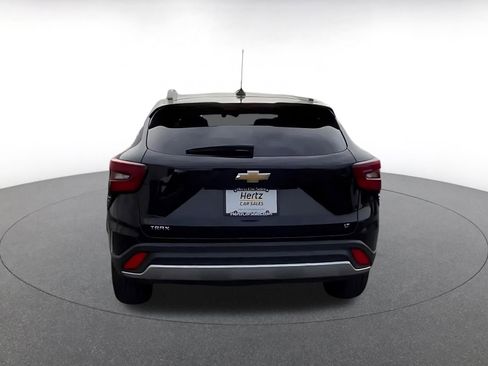 Used 2025 Chevrolet Trax LT image 12