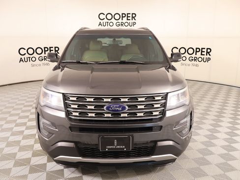 Used 2016 Ford Explorer XLT w/ Equipment Group 201A FWD image 8