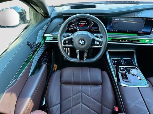 Used 2024 BMW 760i xDrive image 23