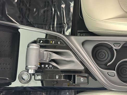 New 2025 Kia Niro EX Touring image 28