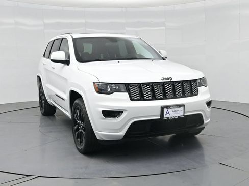 Used 2021 Jeep Grand Cherokee Laredo X AWD/4WD image 28