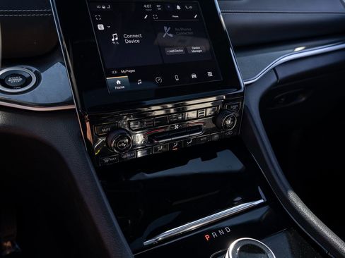 Used 2023 Jeep Grand Cherokee L Laredo image 27