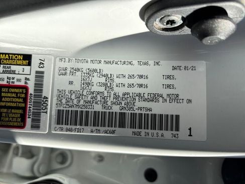 Used 2021 Toyota Tacoma TRD Off-Road image 30