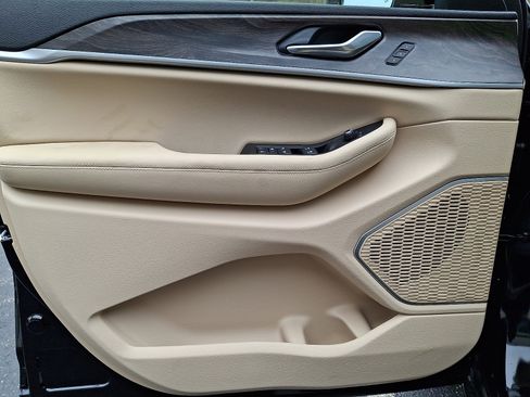 New 2026 Jeep Grand Cherokee Limited image 8